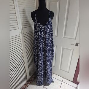 Navy and White Leaf Pattern Tropical Maxi Dress Vacay Resortwear Boho Size Small